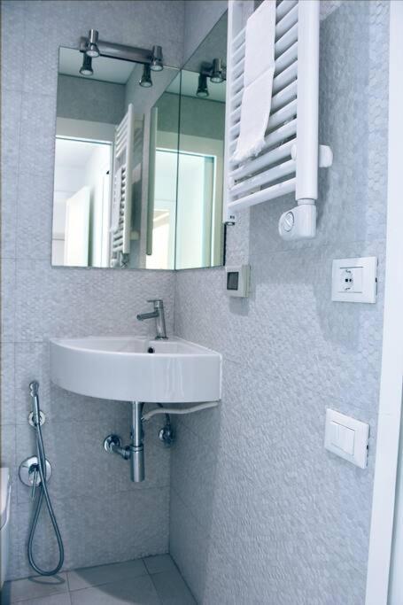 Piazza Di Spagna Home - Family Apartment Рим Экстерьер фото